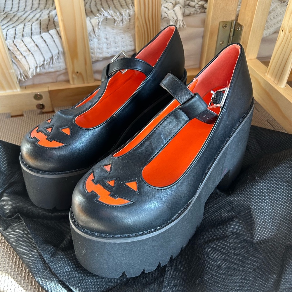 Hot topic Halloween jack o lantern platform Mary janes